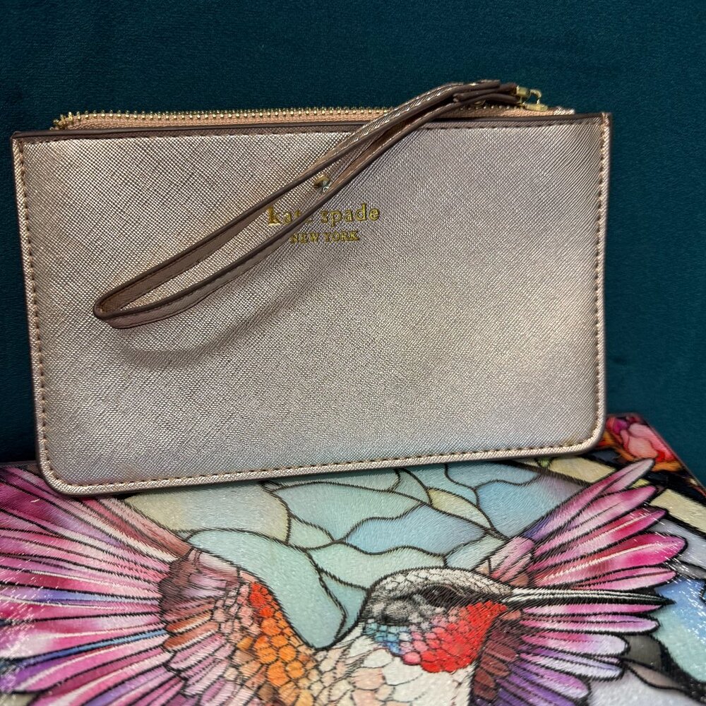 KATE SPADE light pink metallic safiano zippered wristlet. - Picture 2 of 6